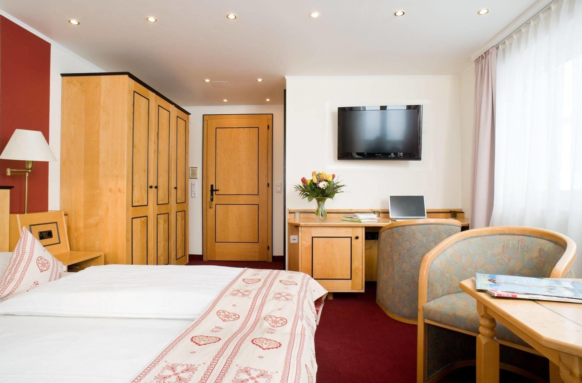 Hotel Riezler Hof Riezlern Esterno foto